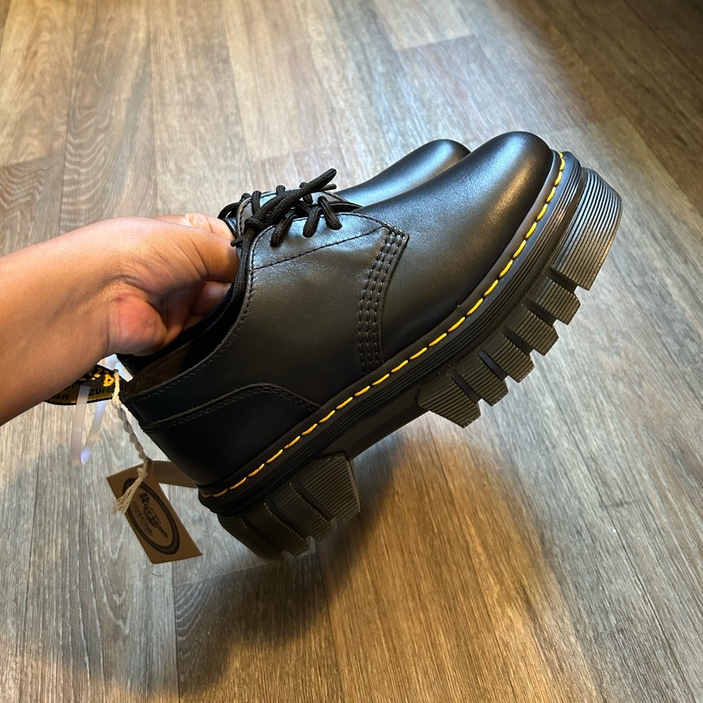 Dr. Martens Audrick 3-Eye Womens Size 7 Casual Black Leather Platform Shoes NWT